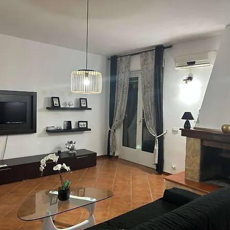 Carolyta Villa *