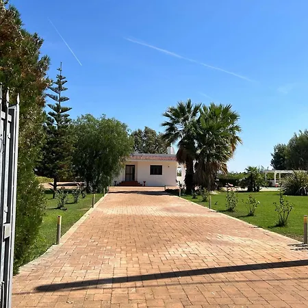 Carolyta Villa